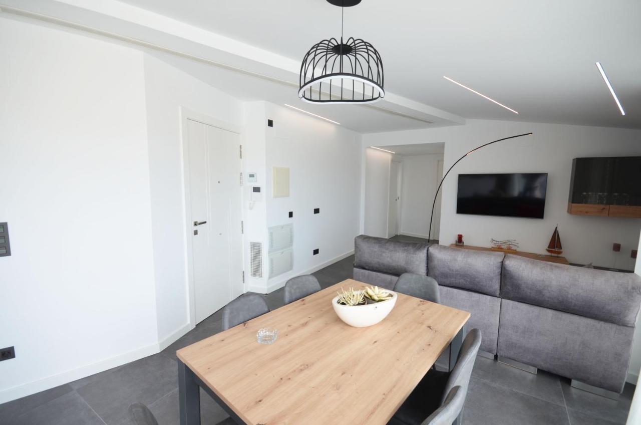 Suites Port Камбрильс Экстерьер фото