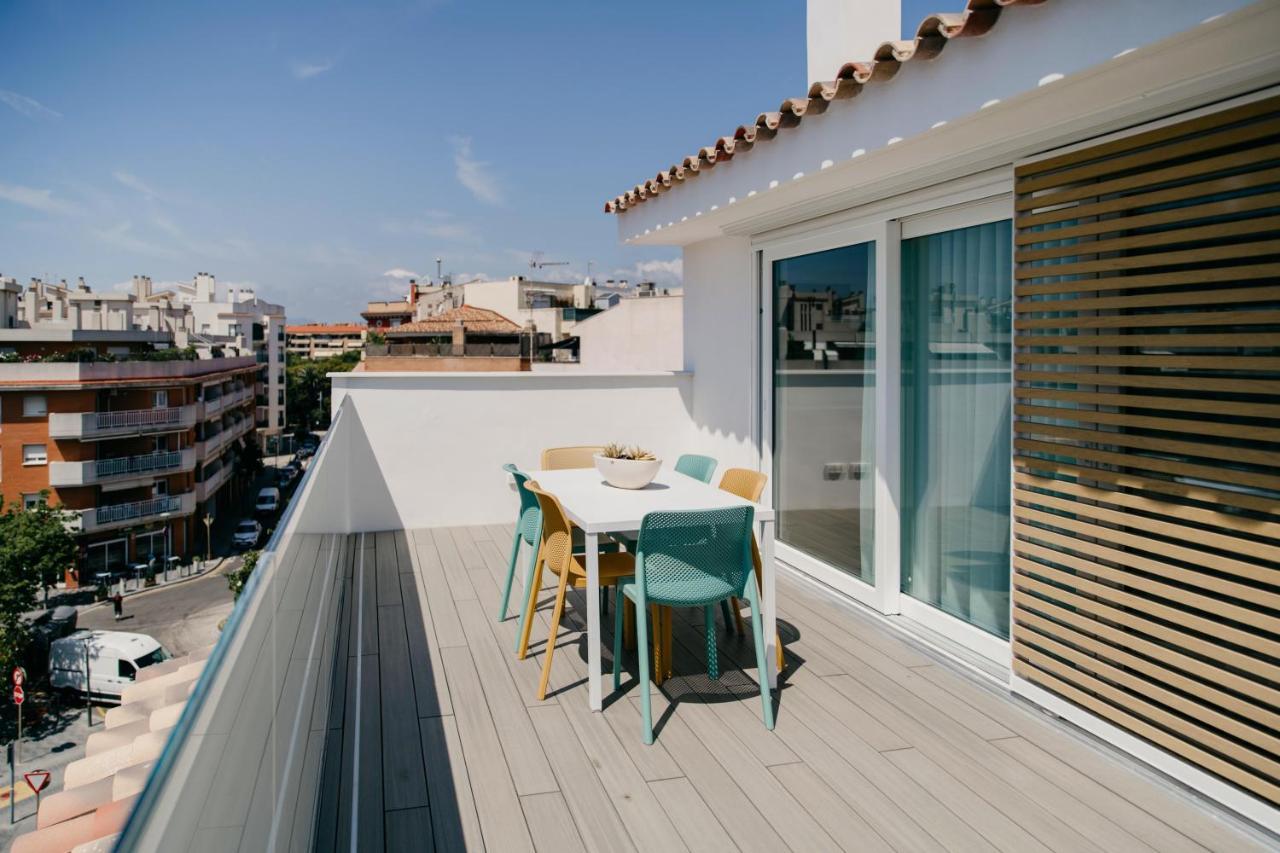 Suites Port Камбрильс Экстерьер фото